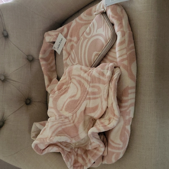 Laila Rowe Beach Set - Picture 4 of 10